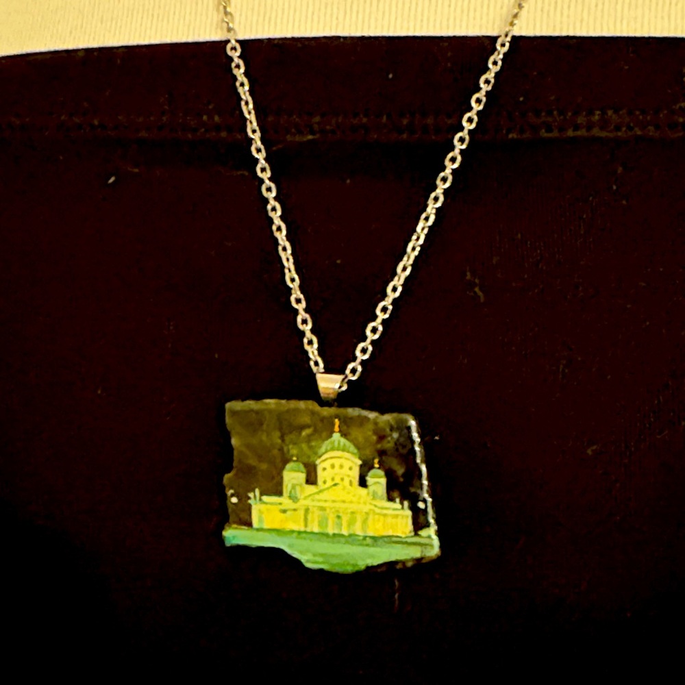 Vintage Finland Helsinki cathedral on stone necklace, silver tone chain